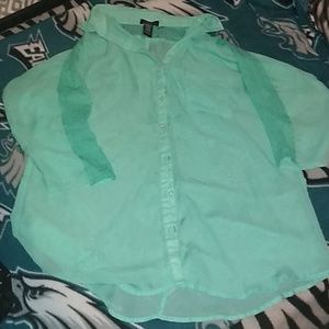 Quarter sleeve shirt